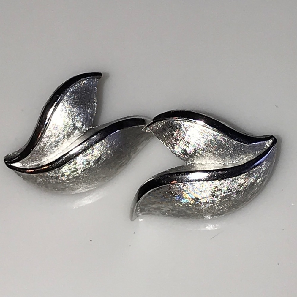 Gorgeous Trifari Silver Metal Earrings